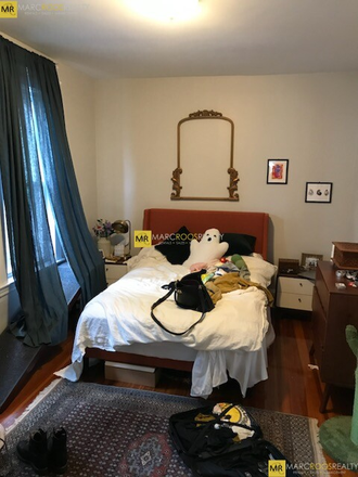 Bedroom - Brighton Center 3 Bed Foster St Apartments