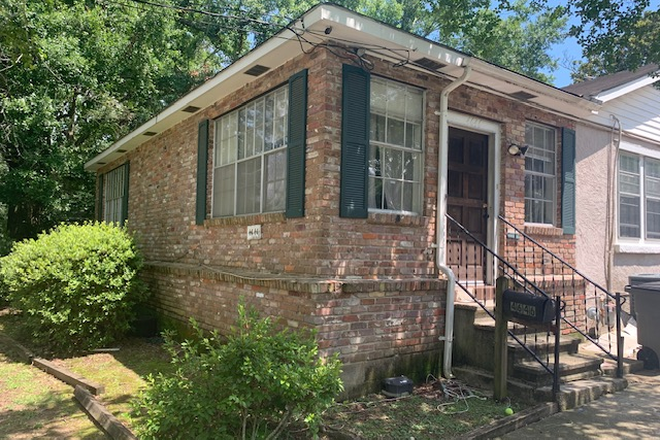 front 1 - Walk or Bike to LSU or Lakes from 4 BR 2.5 Bath Available Now