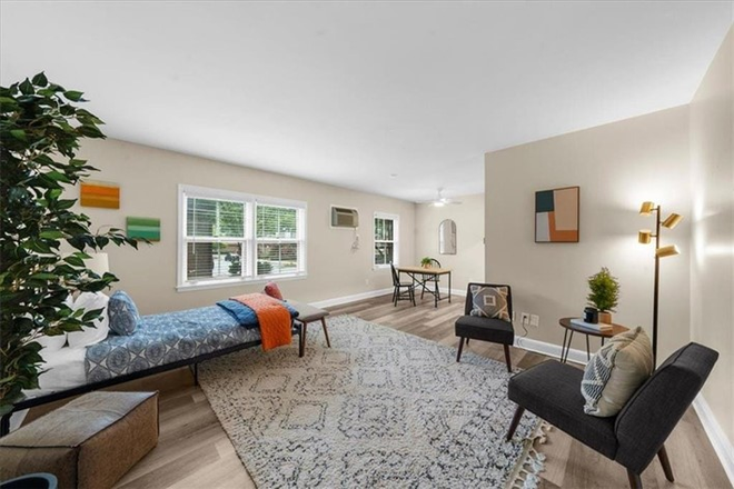 Living quarters - GOODBYE ATL COMMUTES: INSTEAD WALK 2 EMORY U 4 Work/Residency/Studies from your HOME away from HOME