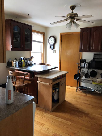 kitchen - Huge 5 Bed/2 Bath bear campus w/ Parking! Available 6/1/25!! Apartments