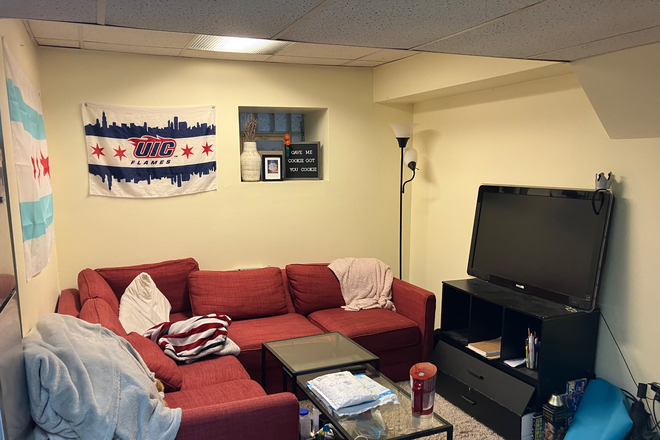 Living Room - 1047 W. Taylor- 2 Bedroom Apartment