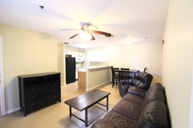 Living area - 4 bed, 4 bath condo for rent!