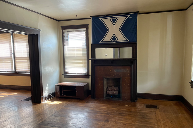 coming soon - 6 or 7 Person House - Walking Distance to XU