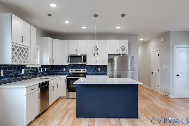 Kitchen - Bedroom Available - 2 bed/2 bath