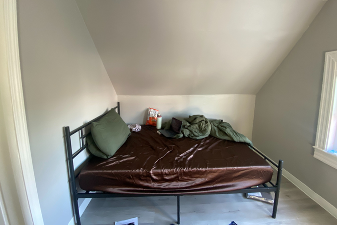 Bedroom - Spacious Private Room - Walking Distance to Campus, 10 Minutes to Orange Line