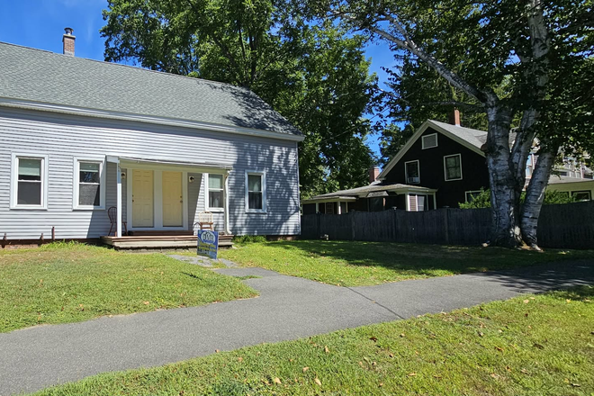 Nice cozy homelike atmosphere - 105F Meadow St. Triplex