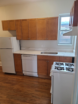 Call NOW for showings! 617-236-8600 - HEMENWAY ST - MODERN 1BR SPLIT IN SYMPHONY FOR 2 PPL W/ H&HW INC, DW, LNDRY IN BLDNG FOR *9/1/2025*