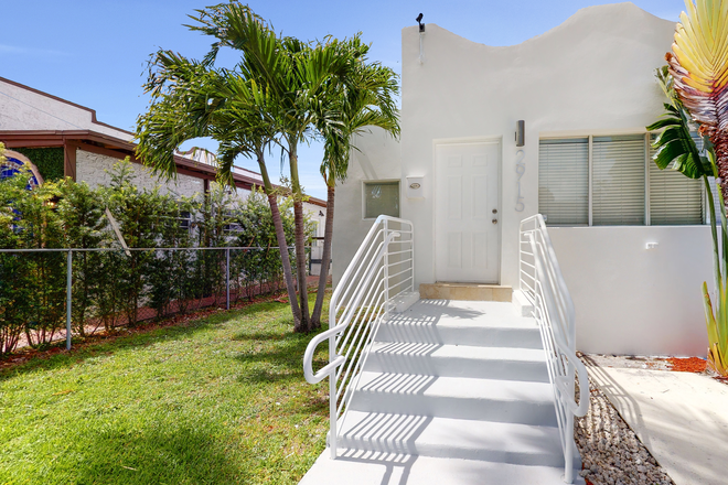 Front House - 4 Bedrooms Remodeled Beautiful Mediterranean House