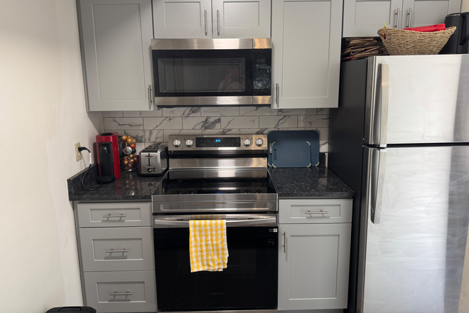 Kitchen - Newly Remodeled, Modern 2 Story Apartment
