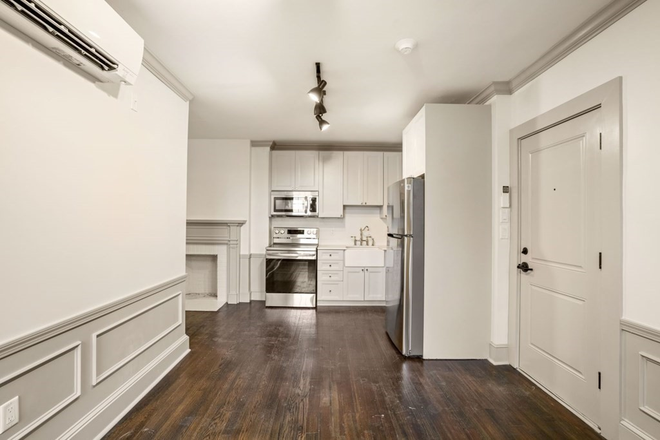 . - Newly Renovated 2 Bed / 1 Bath near campus available 8/1/25!! Apartments