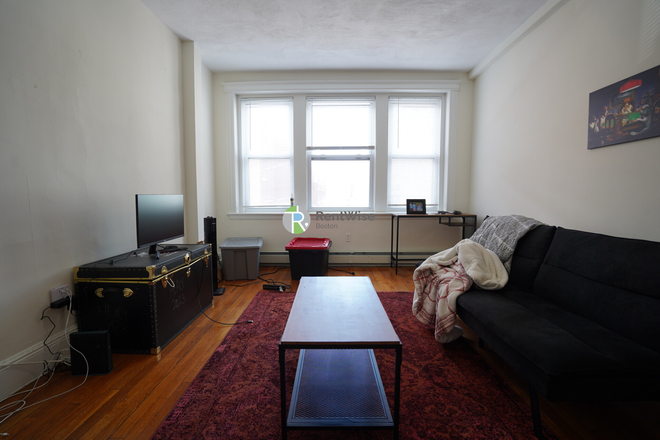 1 - JULY 2026-Gorgeous Allston 1 Bed, H/HW inc. Fitness Rm-No Broker Fee! Apartments
