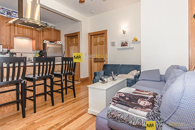 Kitchen - Beacon Hill 3 Bed Myrtle St Apartments