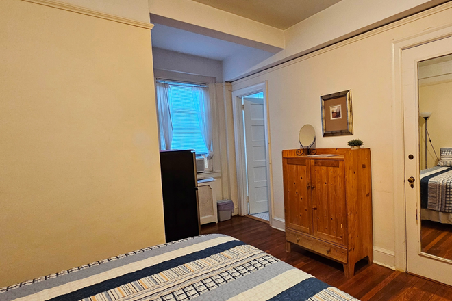 Living Room/Bedroom - Wyman Park Apartments