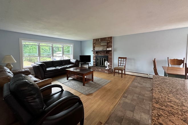 Living Room - 4 Bedroom  with Bonus Room & Backyard