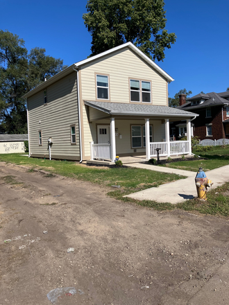 Outside view - Brand New 3 bed 2 1/2 Bath House, Great Kitchen