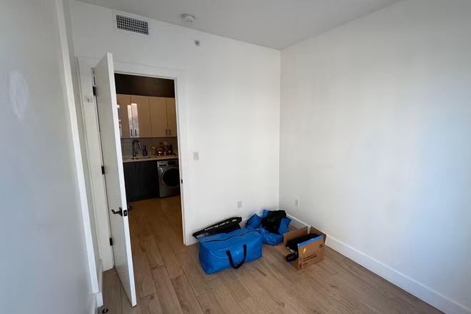 Room available - Brooklyn Room Apartments