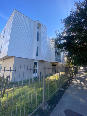 You can live here! - Great Location!!! Apartments