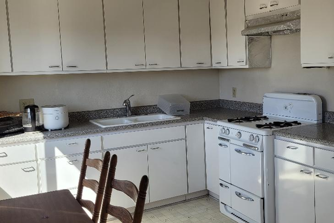 Kitchen - OTIS College Staff Owned - Triple unit House