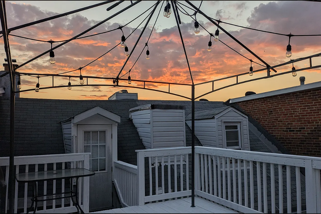 deck - Walk to campus enjoy rooftop in a trendy and calm neighborhood