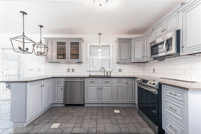 Kitchen - Charming Home Heart of Wakefield