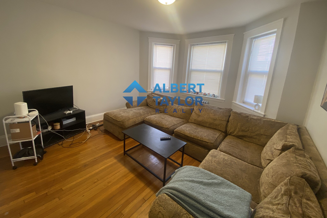 Living Room - Renovated 3 Bed 1 Bath on Freeman Street!!