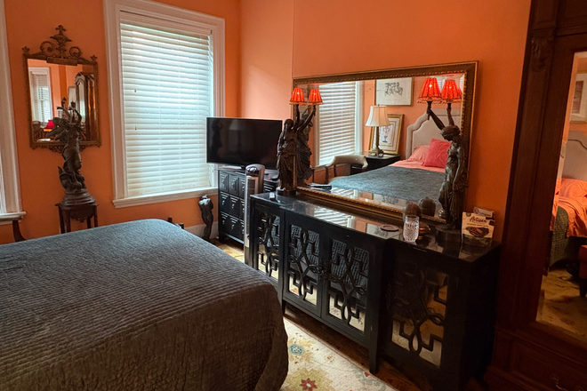 Floor-Through 2 - LARGE, FULLY FURNISHED FLOOR-THROUGH - LONGWOOD MEDICAL AREA-NO LEASE/LAST MONTH Townhome