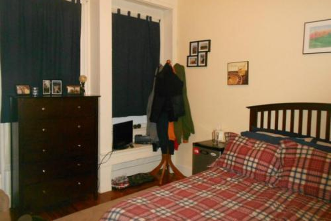 Image 2879085 - Mission Hill 4 Bed with 2 full baths Duplex available September 1st! Apartments