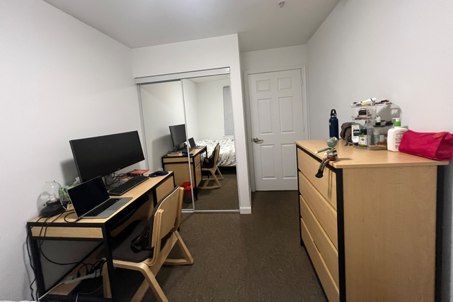 Bedroom - South Campus Commons Spring/Summer 2026 Sublet Apartments