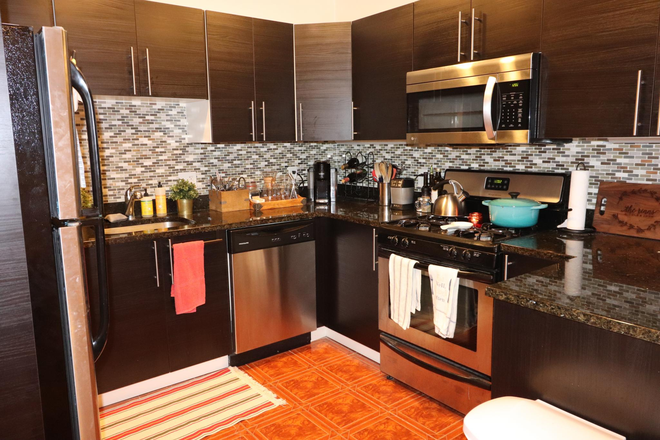 kitchen - Beautiful Washington Square 2 bed with modern kitchen - 9/1 Apartments