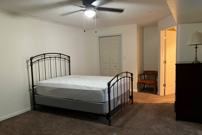 Bedroom - 1 Bedroom apt in home