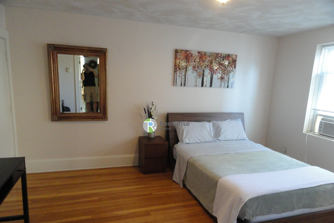 bedroom - 3 Student Friendly Studios Available for 9/1! Apartments