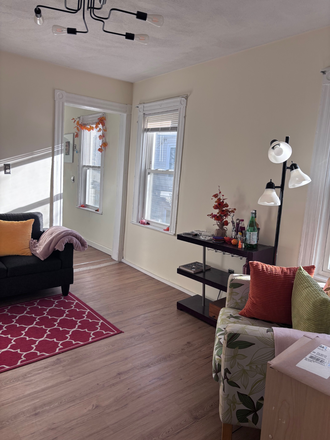 Living Room - Large bedroom in a shared apartment close to campus