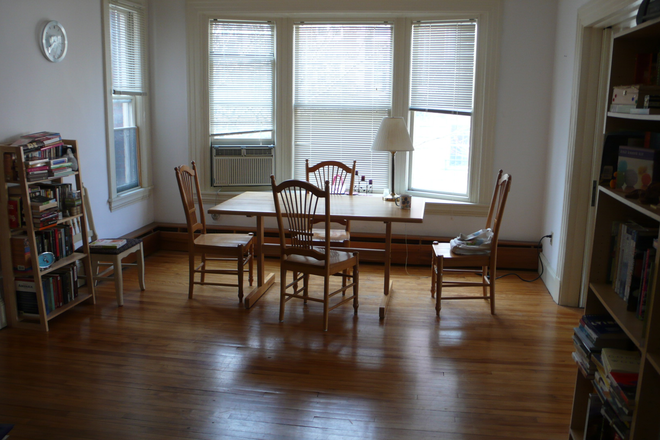3 - Spacious furnished (or unfurnished) 4 bed near Harvard law school Condo