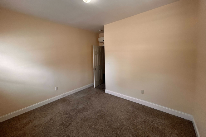 Room 2 - College Park Bicycle Apartments