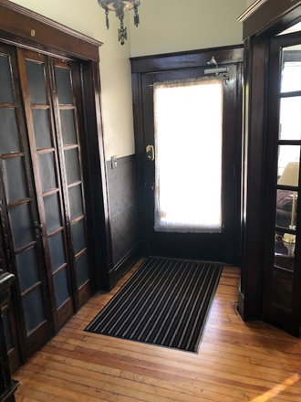 Foyer - Avail. September 1, 2026 to Dec. 31, 2026 Fully Furnished BR, Must be 21 or older. House
