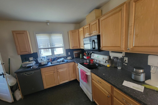Kitchen - Short walk to campus located on Boston Ave - Great location - off street parking included