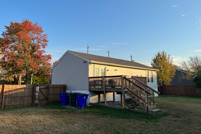 backyard - 1 bedroom available in a house near berwyn/berwyn heights
