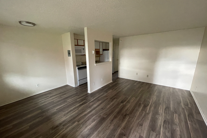 2 - AVAILABLE 2/5: 295 Marble St #102 Apartments