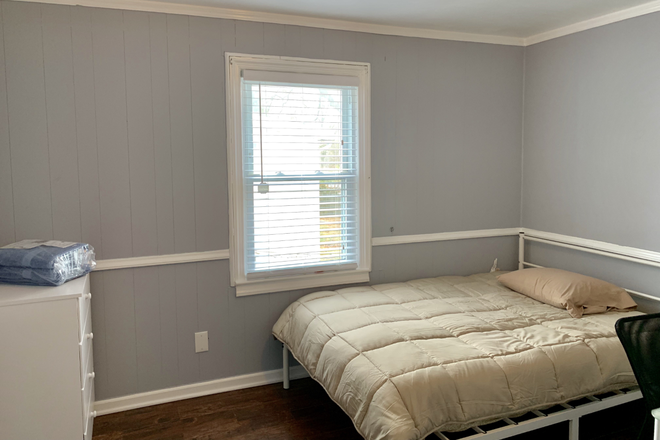 Photo - 2 rooms in ( 3b /2b) full furnished all utilities included House