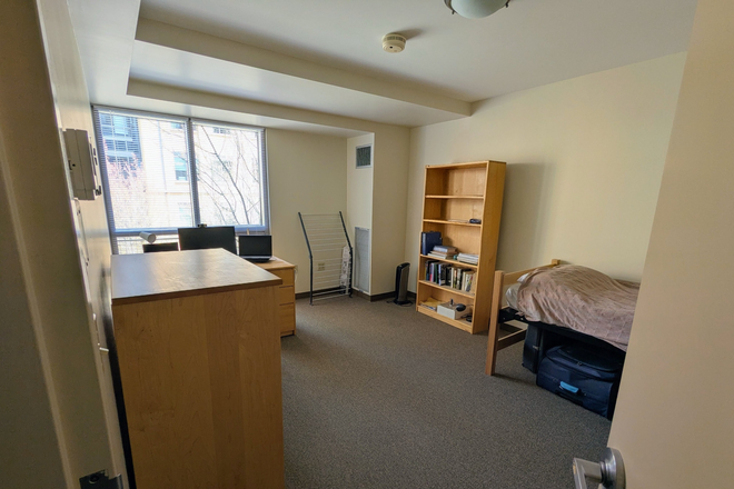 Bedroom - Furnished Private Room w/ Private Bath in Sidney-Pacific – Summer Sublet Apartments