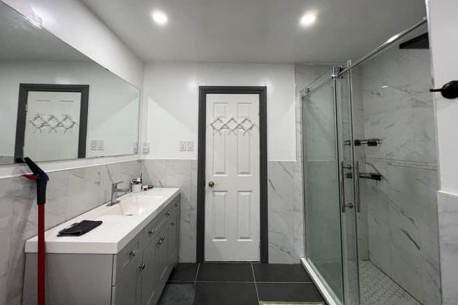 Upstairs Bathroom (Photo 1) - 1 Bedroom, 2 Bath w/ Laundry and Utilities Included. In-Garage parking available. 1.5gbps high