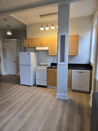 1 - JAN 2025- 3 Bed 2 Bath Duplex near Campus! Heat Included! Apartments