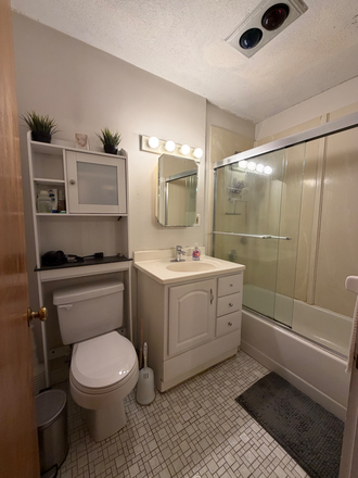 Full Bathroom - Bedroom #2 in Sunny, Large 3 Bedroom 1.5 Bath Apt., Utilities Included