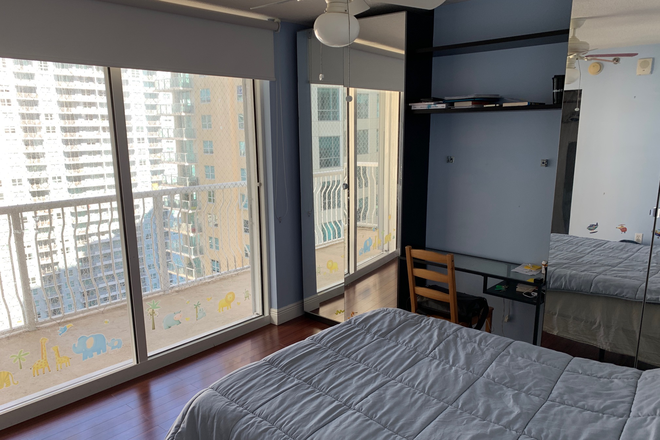 bedroom - Gorgeous ocean view, safe, convenient to UM/JMH/UMH/VA medical center. Great location! Apartments