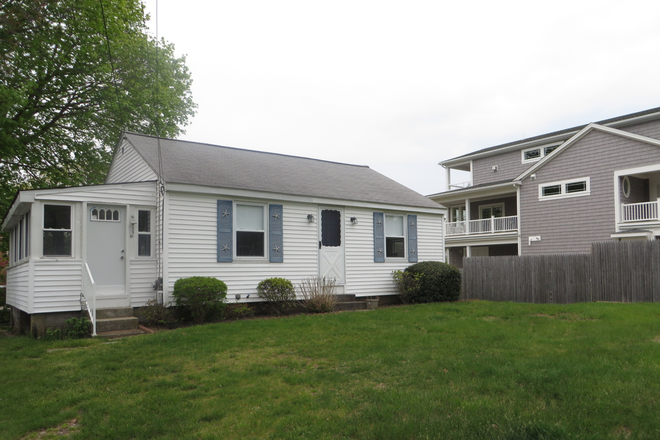 Exterior - 31 Bayberry Road, Narragansett, RI House