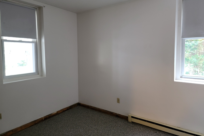 Interior - 124 Amity St, Amherst MA Apt. #4 FIRST MONTH'S RENT FREE MENTION THIS AD AND SIGN BEFORE 6/15!