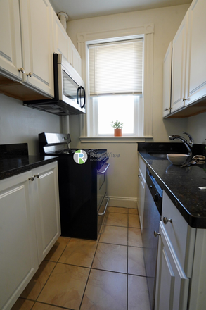 2 - Studio - 1 Bed Apartments NO BROKER FEE