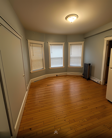 living room - **NO BROKERS FEE!!* HUGE 5 Bed / 2 Bath w/ Heat&Hot Water Included! Available 9/1/26!! Apartments