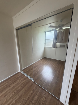 Closet door - Waikīkī Parkway Condo