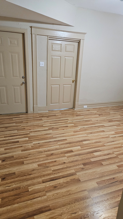 living room - Living in the Loop - 2W Apartments